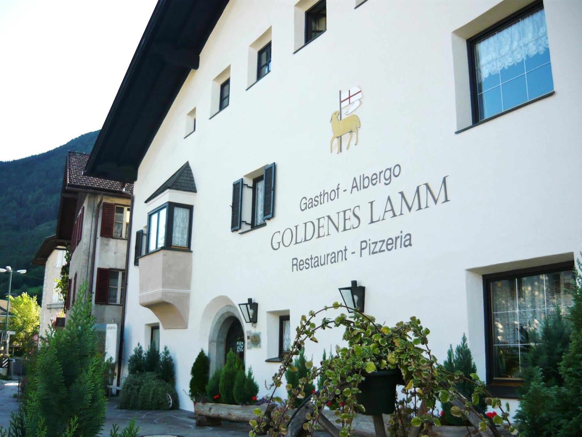 Gasthof Goldenes Lamm Vahrn Eksteriør billede