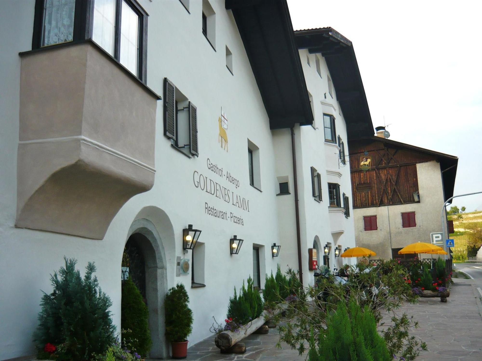 Gasthof Goldenes Lamm Vahrn Eksteriør billede