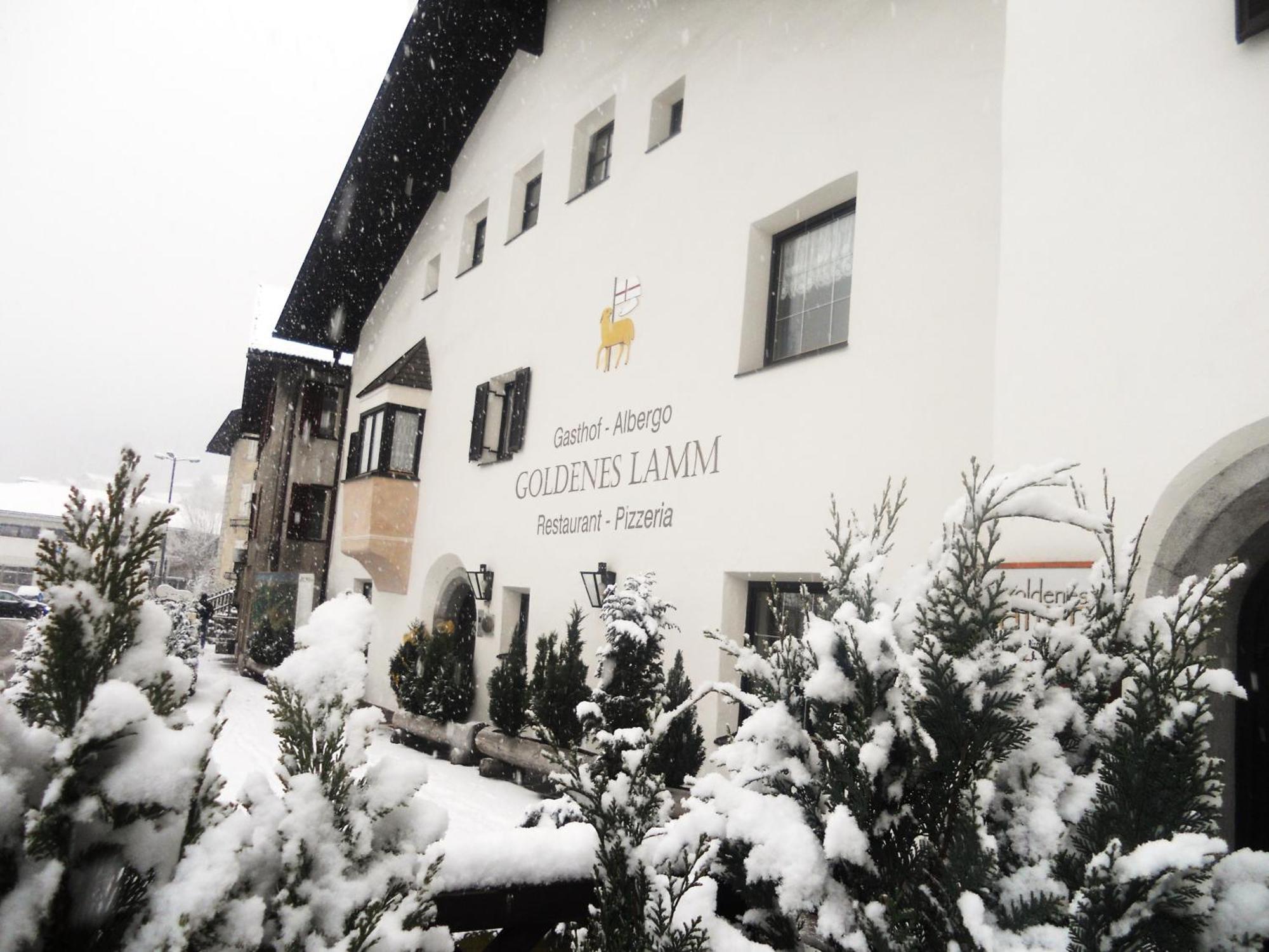 Gasthof Goldenes Lamm Vahrn Eksteriør billede