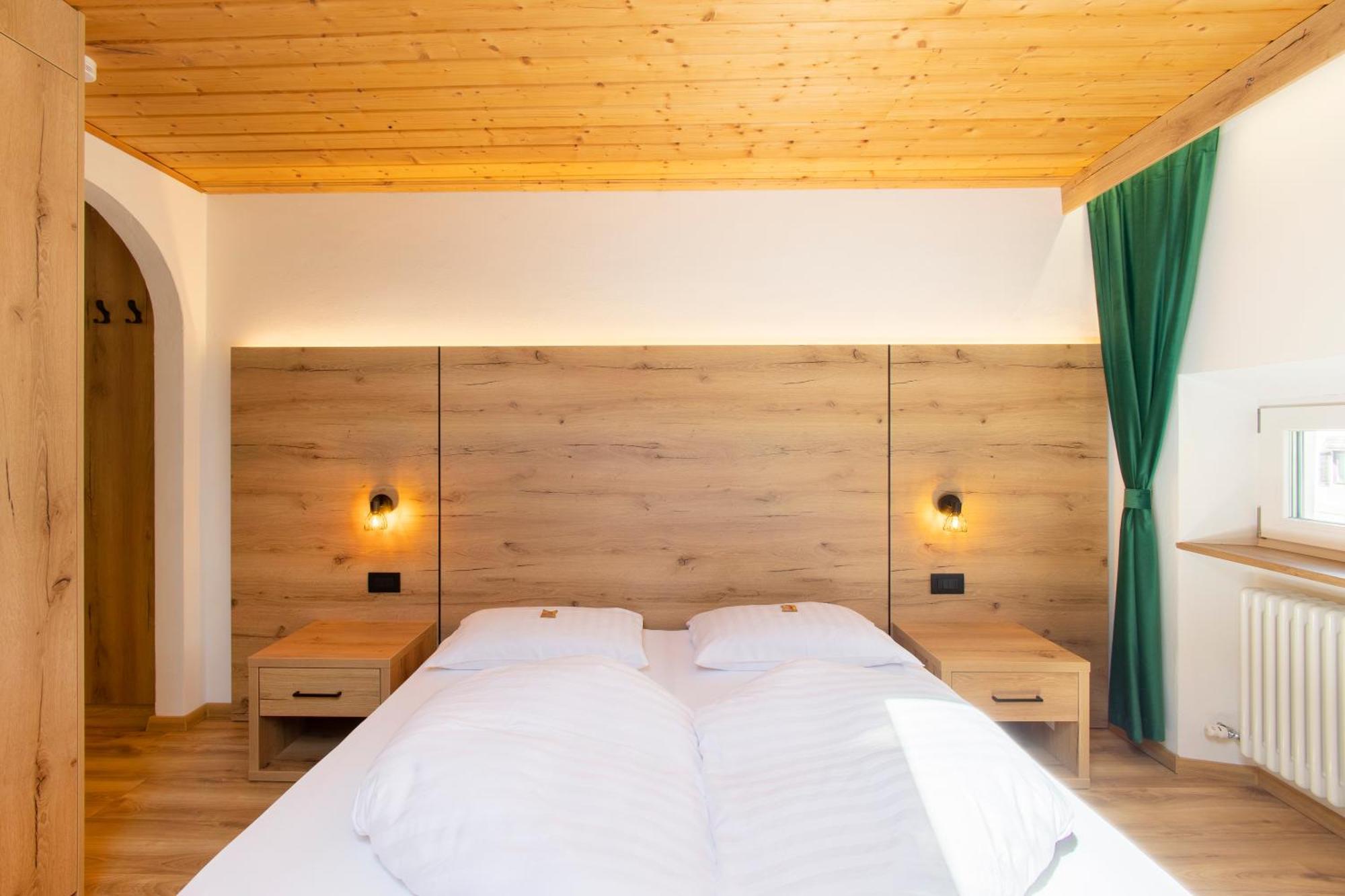 Gasthof Goldenes Lamm Vahrn Eksteriør billede